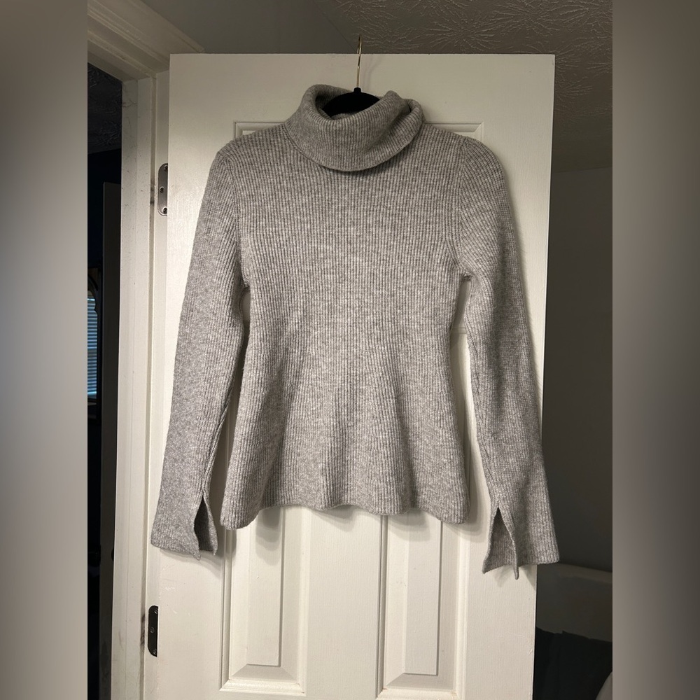 ZARA GRAY KNIT RIBBED HIGH COLLAR TURTLENECK SWEATER BLOUSE W/ SLIT WRIST DETAIL - Picture 4 of 6
